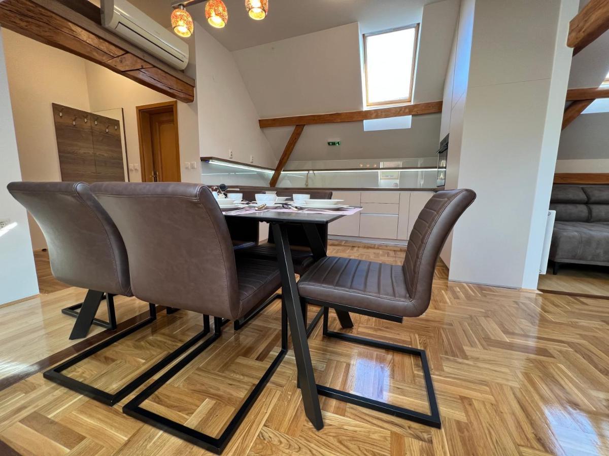 La Luna Rustic Deluxe Apartment With Free Jacuzzi, Bikes & Covered Parking Nasice Exteriér fotografie
