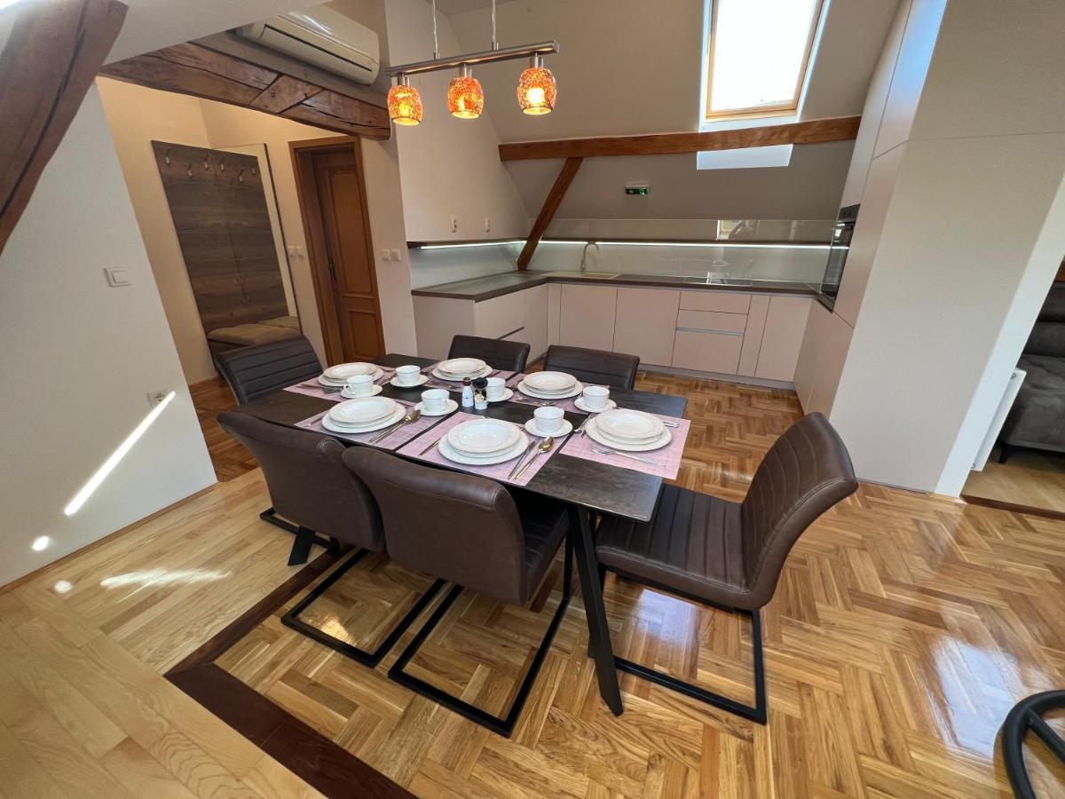 La Luna Rustic Deluxe Apartment With Free Jacuzzi, Bikes & Covered Parking Nasice Exteriér fotografie