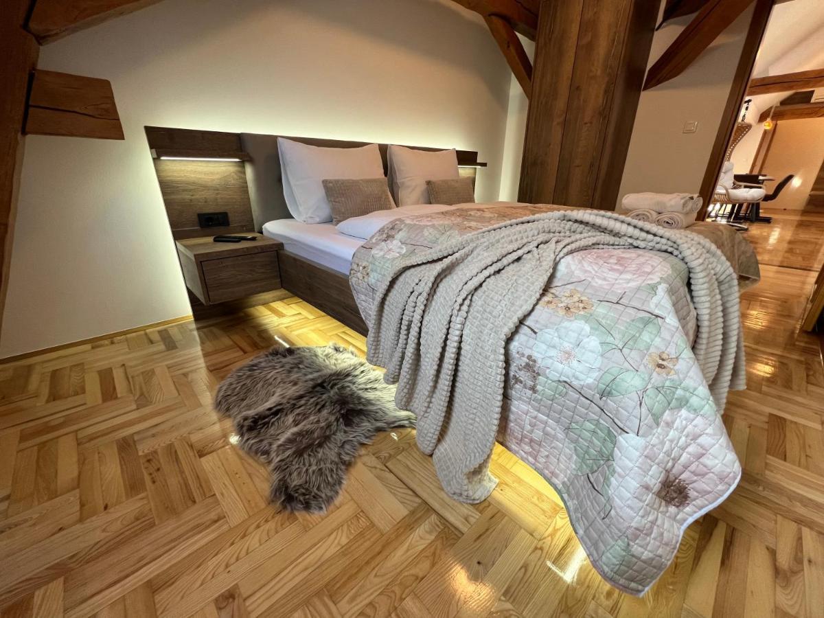 La Luna Rustic Deluxe Apartment With Free Jacuzzi, Bikes & Covered Parking Nasice Exteriér fotografie