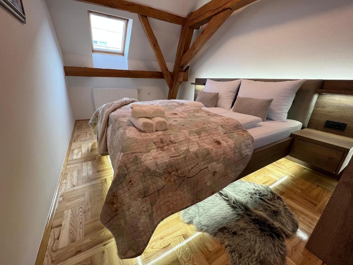 La Luna Rustic Deluxe Apartment With Free Jacuzzi, Bikes & Covered Parking Nasice Exteriér fotografie